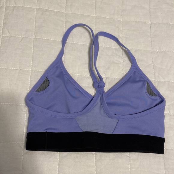Nike Indy Women's Light-Support Sports Bra - Picture 2 of 2